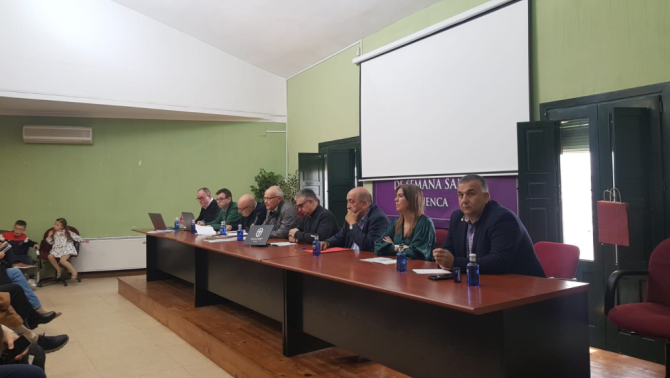 La Hermandad de San Juan Evangelista cierra la Semana Santa con ilusi�n, gratitud y una subasta hist�rica