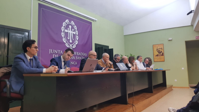 La Hermandad de San Juan Evangelista celebra sus cultos y renueva su Junta de Diputaci�n
